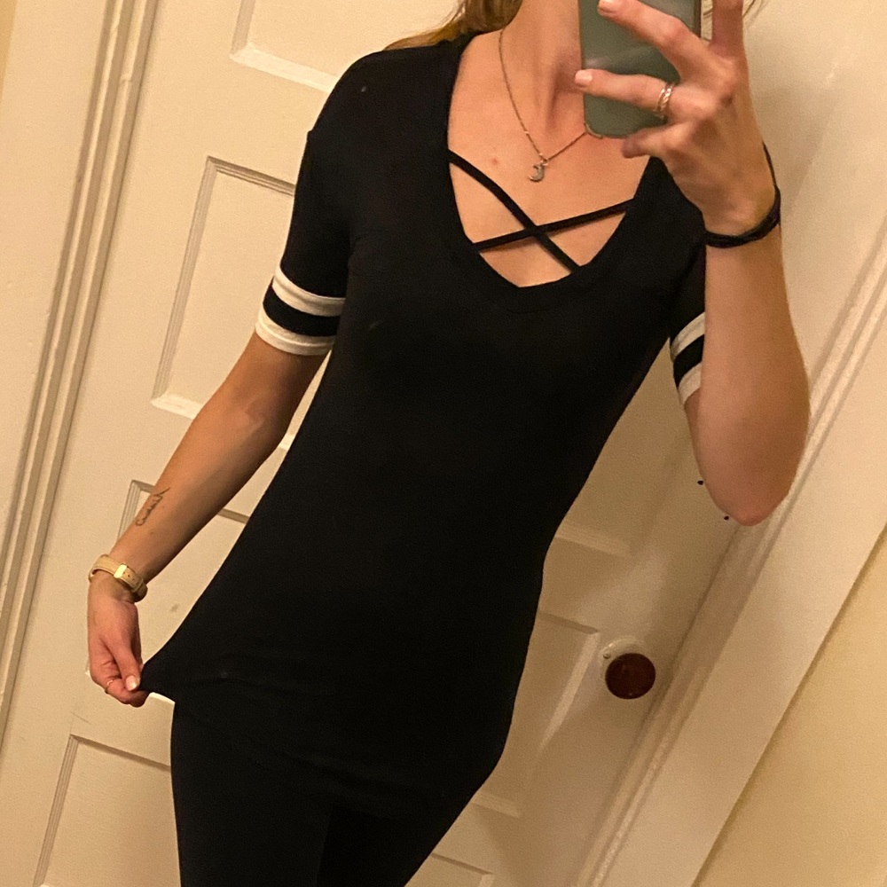 Short sleeved long length t shirt